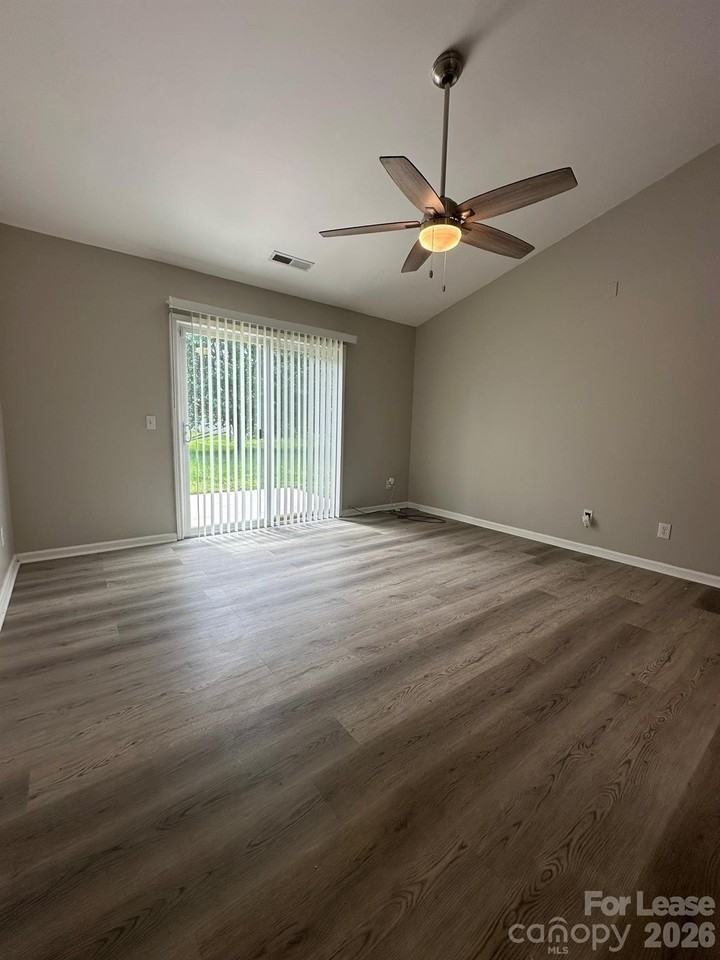 14108 Riding Hill Ave - Photo 2 of 12