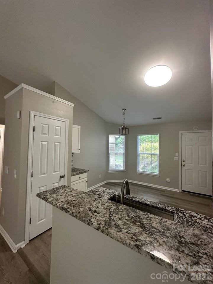 14108 Riding Hill Ave - Photo 5 of 12