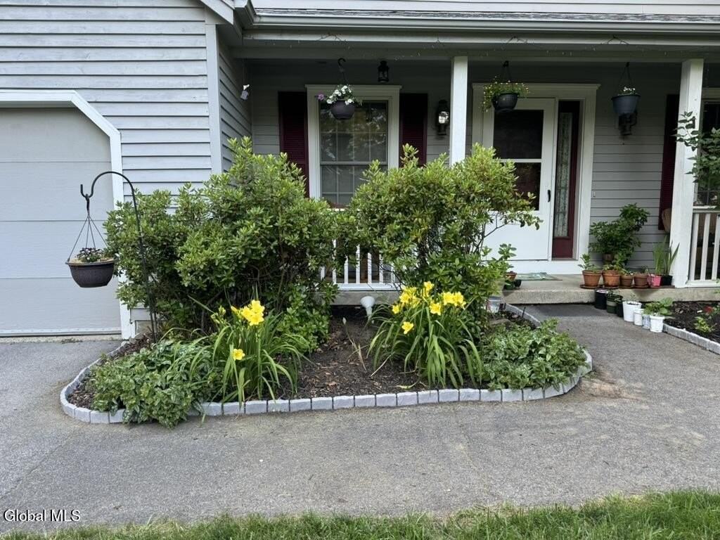 1 Marlboro Dr - Photo 3 of 17