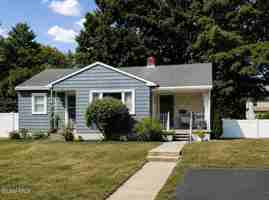 featured image of 81 Monroe St