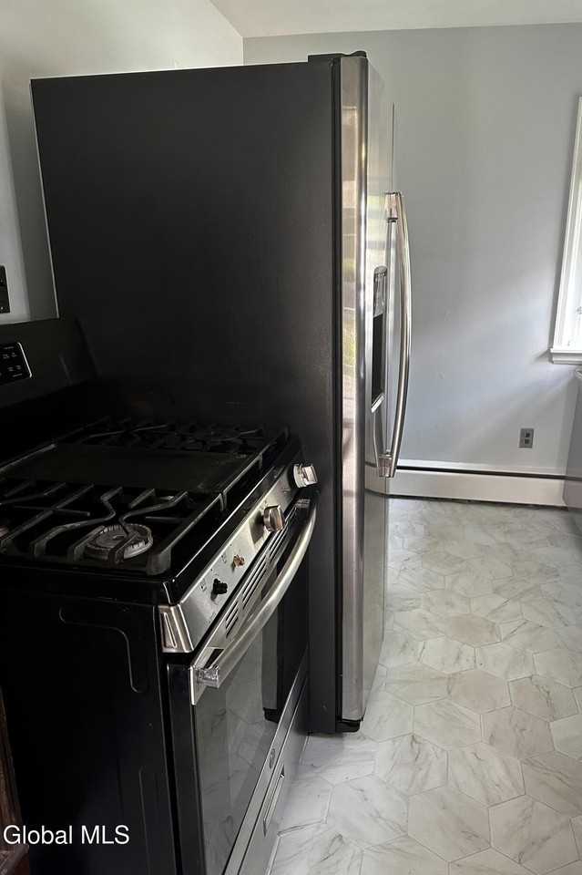 81 Monroe St - Photo 7 of 13