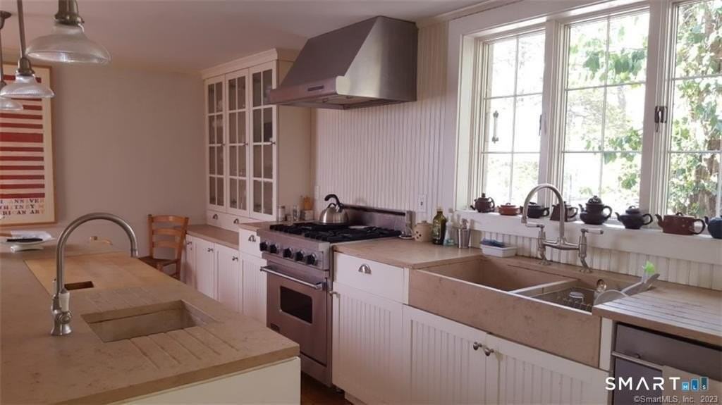 261 Taconic Rd - Photo 2 of 20