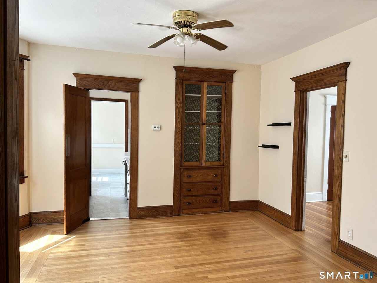 428 Central Ave - Photo 4 of 27