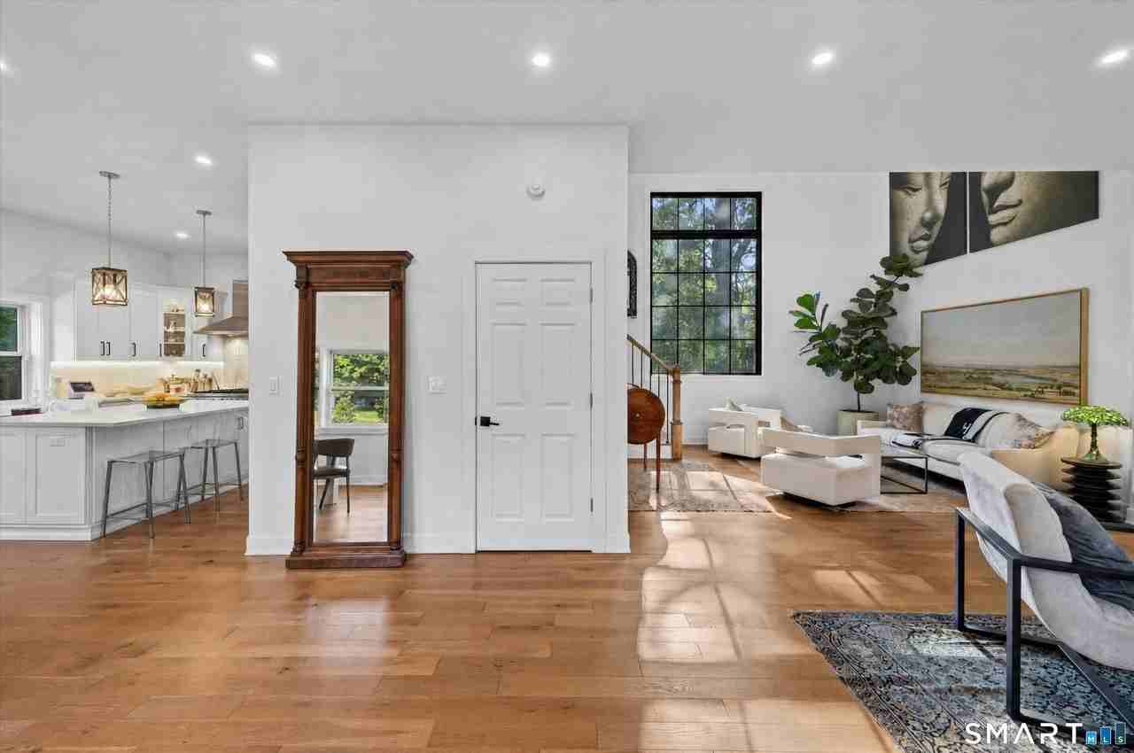 6 Abbotts Ln - Photo 6 of 40