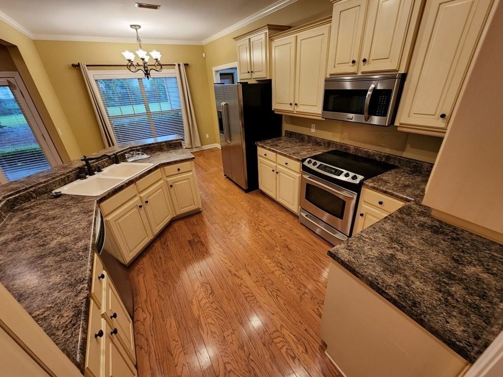 122 Orchard Cir - Photo 4 of 7