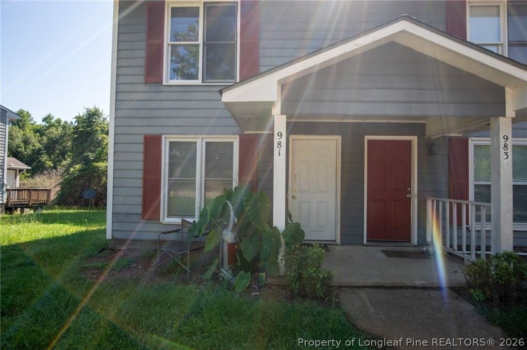 981 Odom Dr - Photo 2 of 19