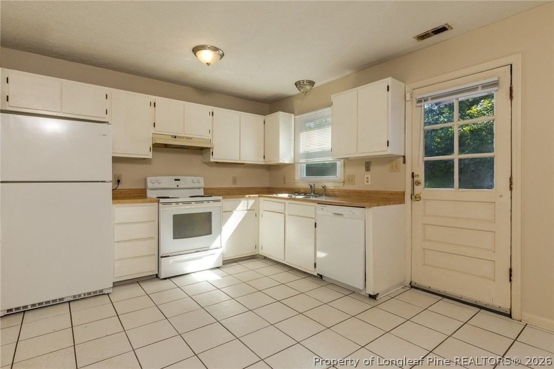 981 Odom Dr - Photo 5 of 19