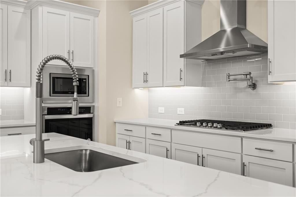 136 Village Green Ave - Photo 2 of 31