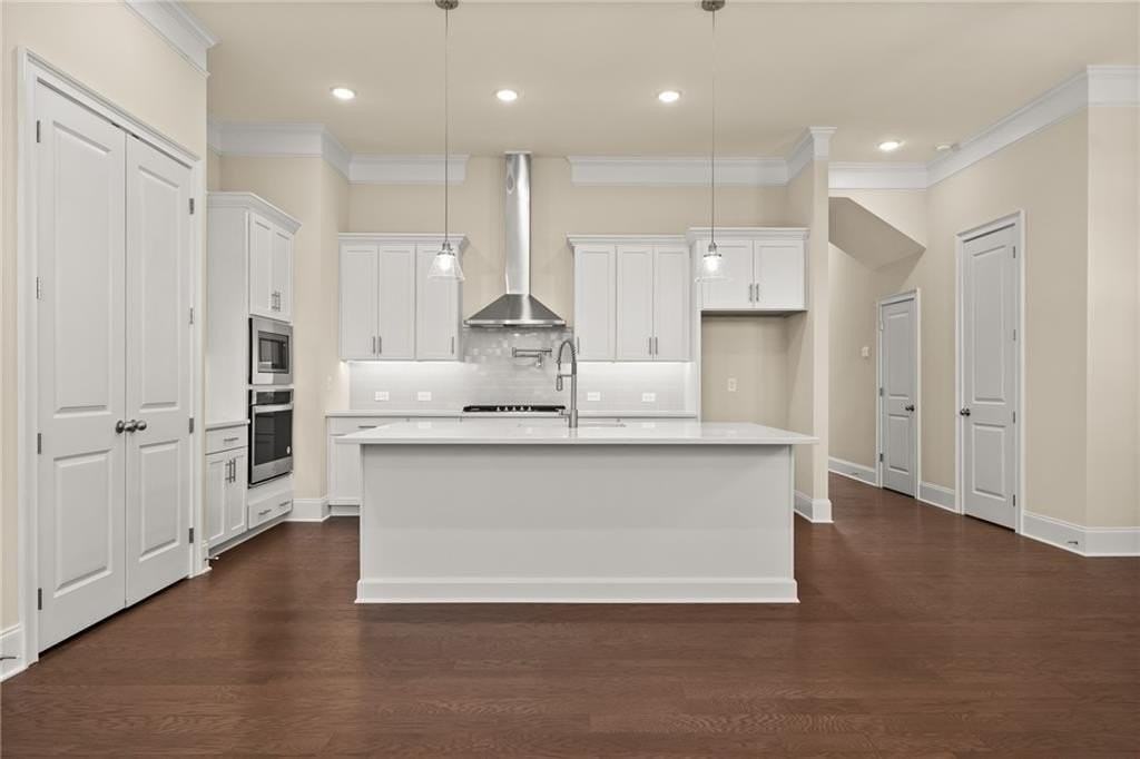 136 Village Green Ave - Photo 5 of 31