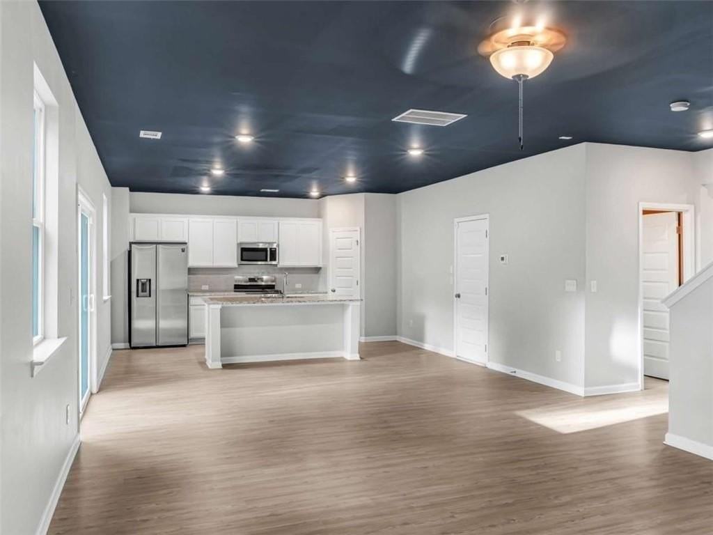 2054 Maplewood Way - Photo 5 of 37