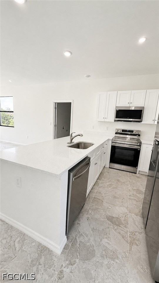 1607 Hazel Ave S - Photo 5 of 15