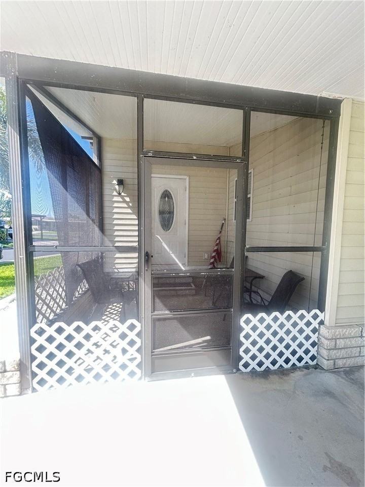 611 Sunset Ln - Photo 3 of 17