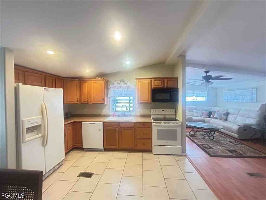 611 Sunset Ln - Photo 6 of 17