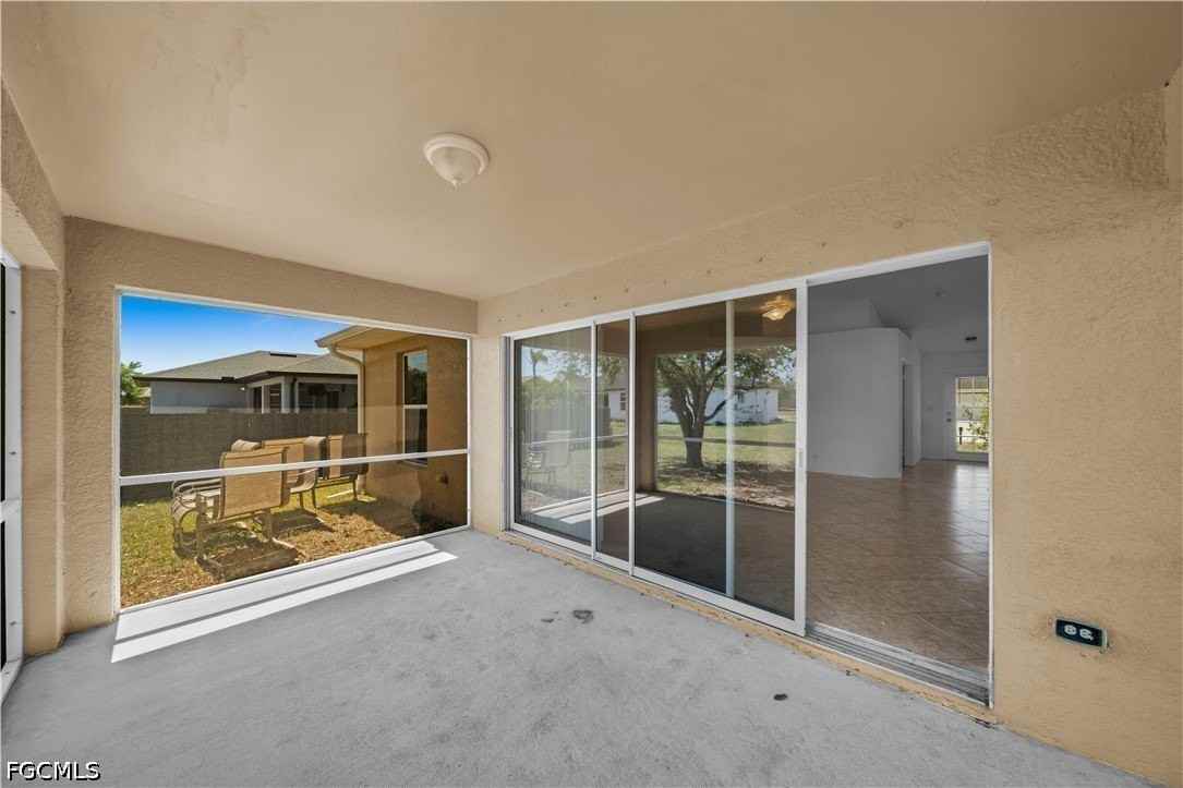 1317 Ne 1st Pl - Photo 3 of 4