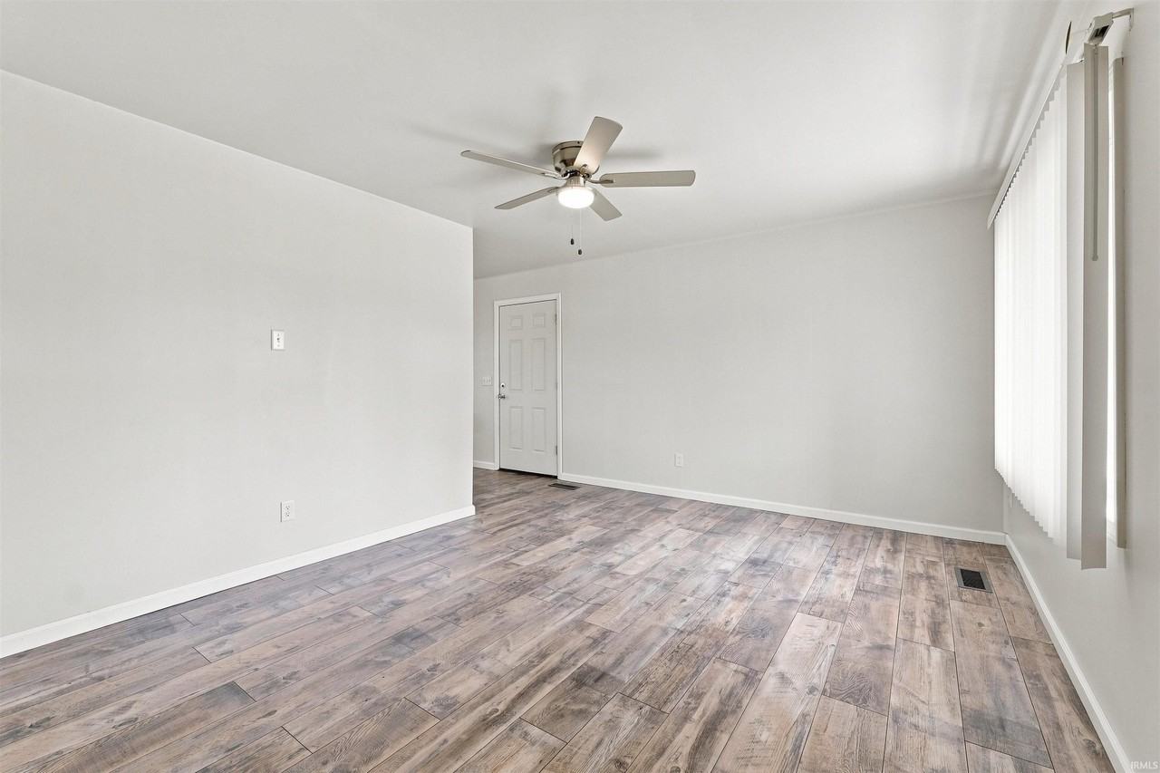 7123 Strawberry Dr - Photo 2 of 32
