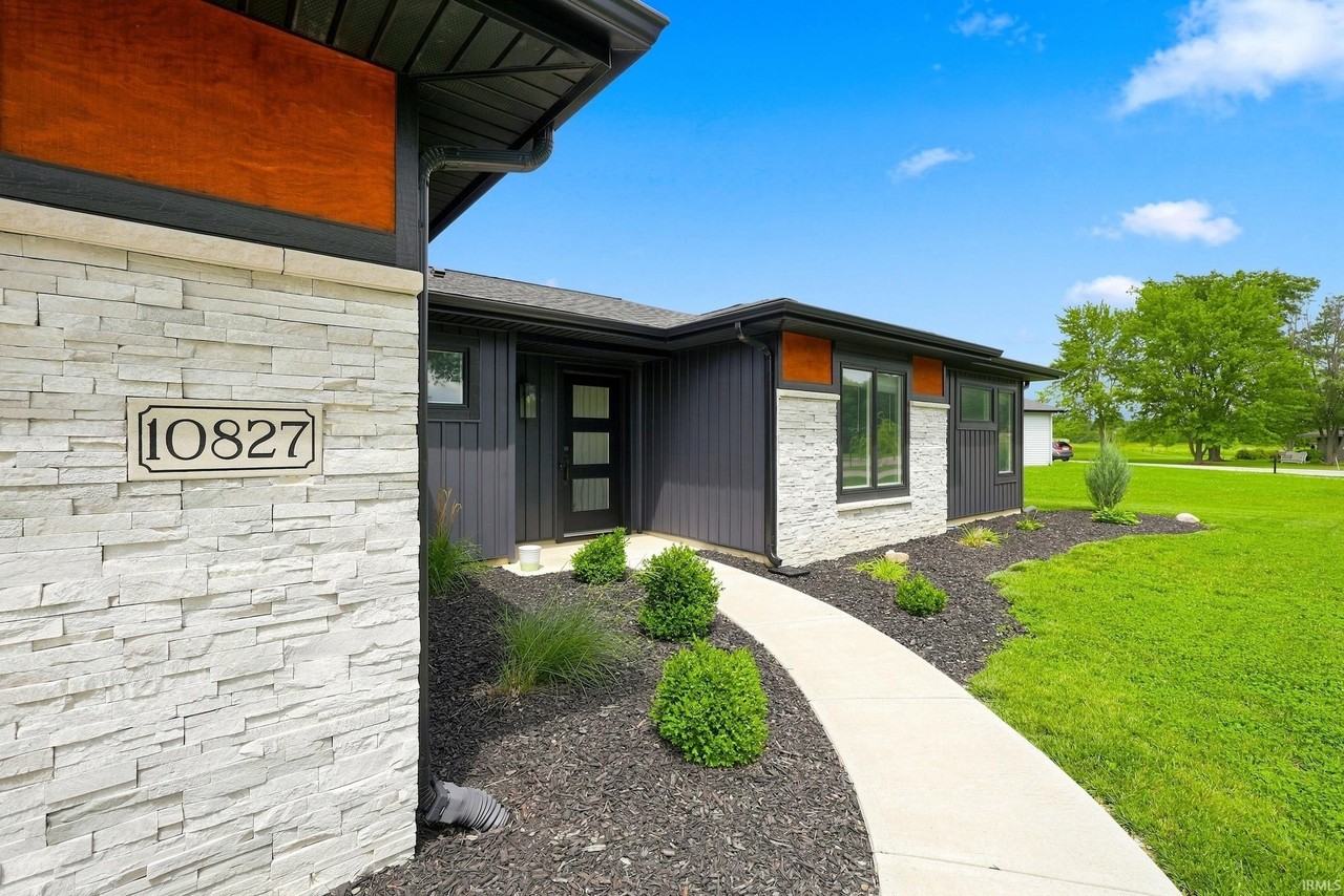 10827 Kathy Dr - Photo 4 of 44
