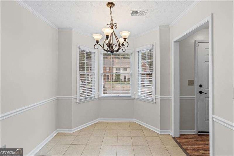 2927 Governors Ct - Photo 4 of 32