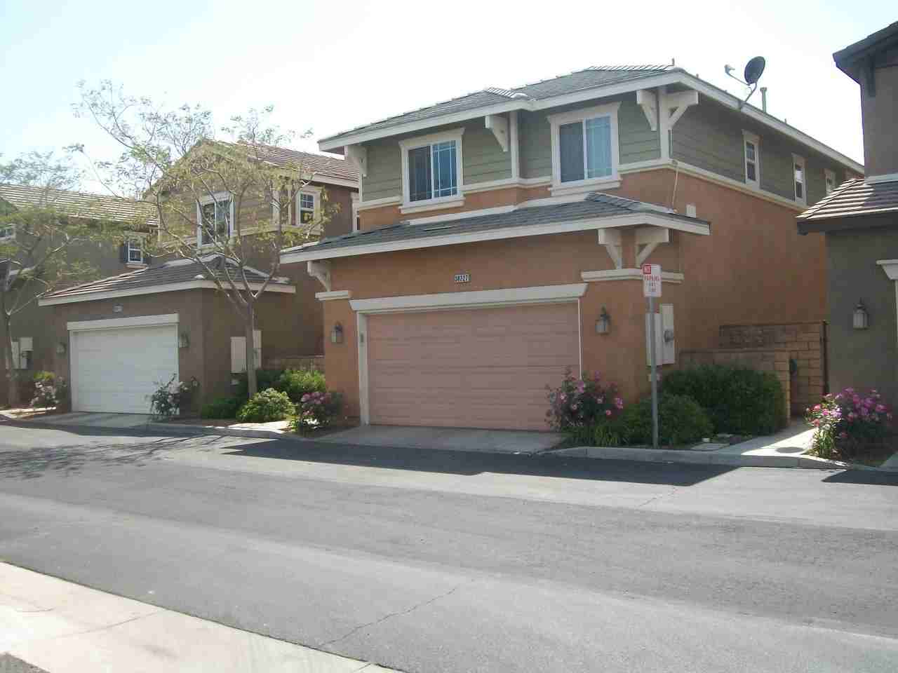 38227 Lone Tree Ct - Photo 3 of 32