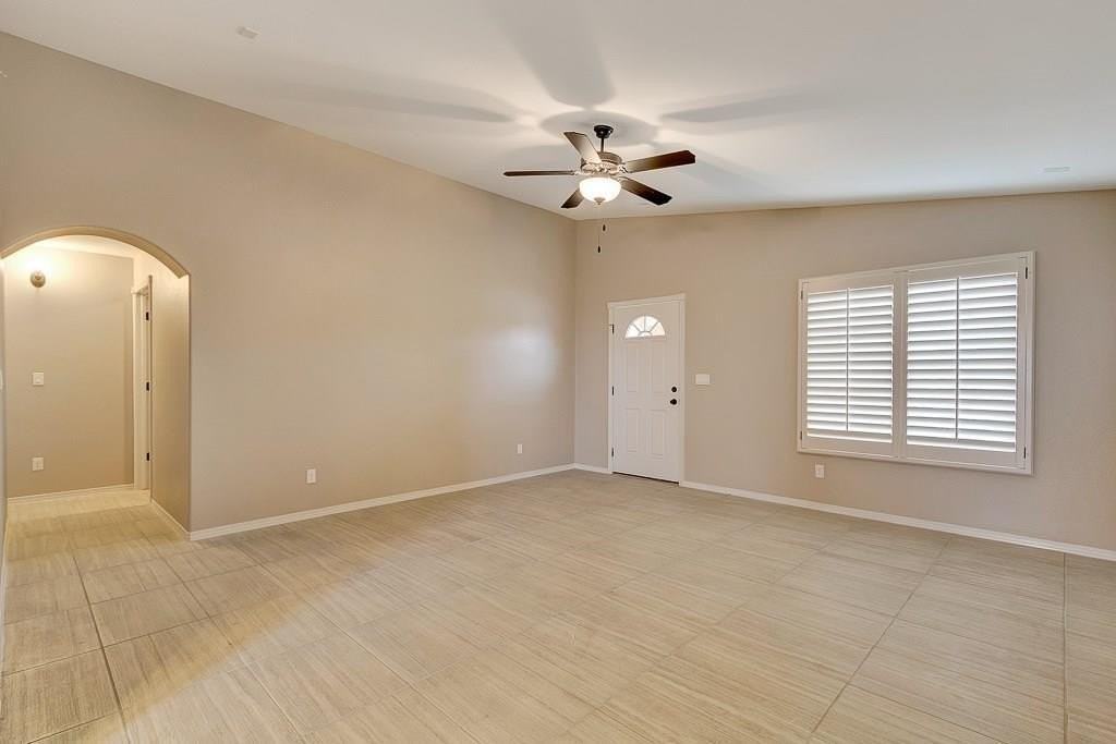 6097 Vintage St - Photo 2 of 38