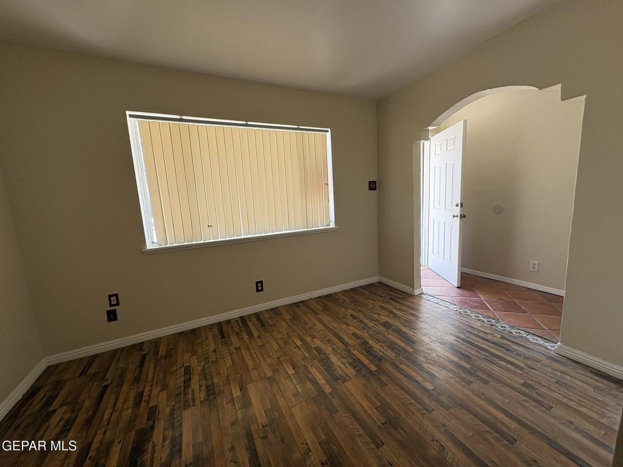 10309 Shoshone St - Photo 6 of 29