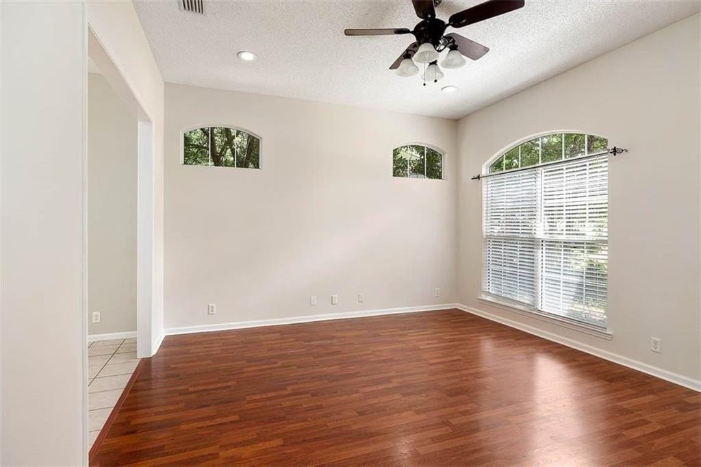 106 Lagoon Way - Photo 3 of 20