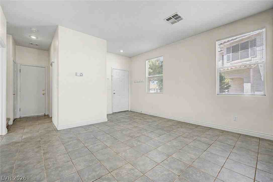 2392 Predera Ave - Photo 3 of 38