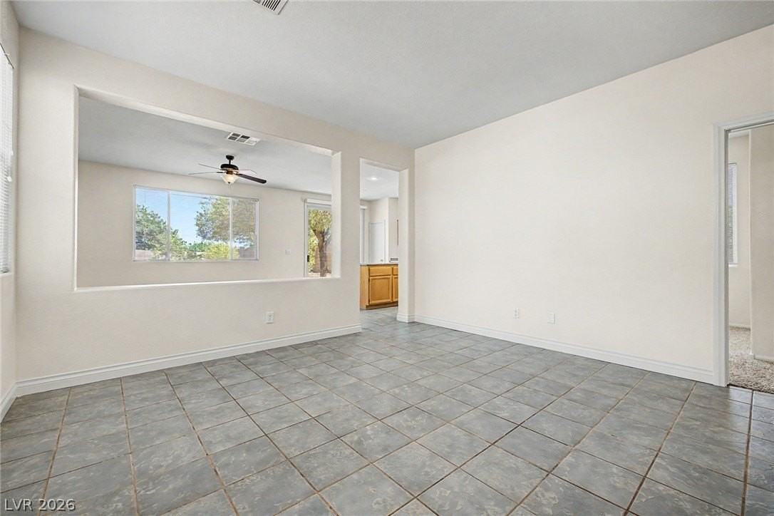 2392 Predera Ave - Photo 5 of 38