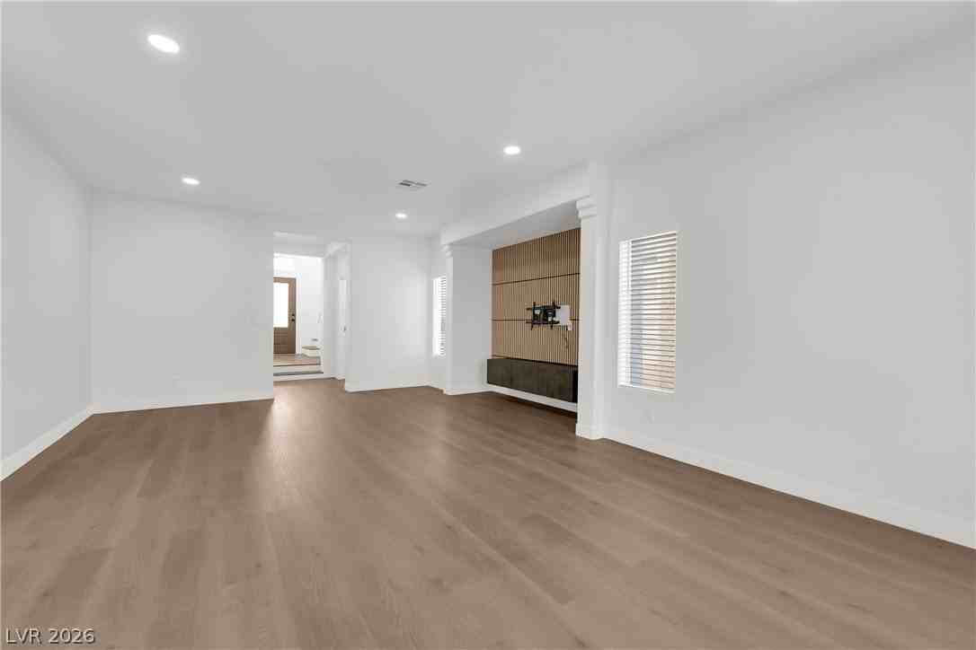 8821 Winter Sky Ave - Photo 7 of 31
