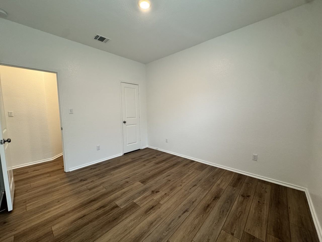 316 Wolf Springs Rd #1 - Photo 5 of 30