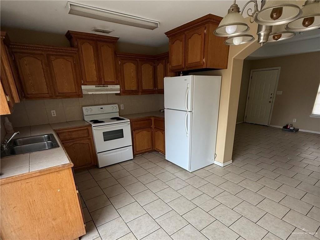 1307 E Coyote St #D - Photo 2 of 9