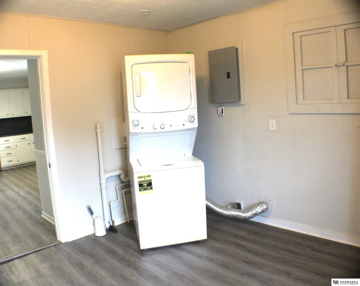 165 S 3rd St - Photo 4 of 10
