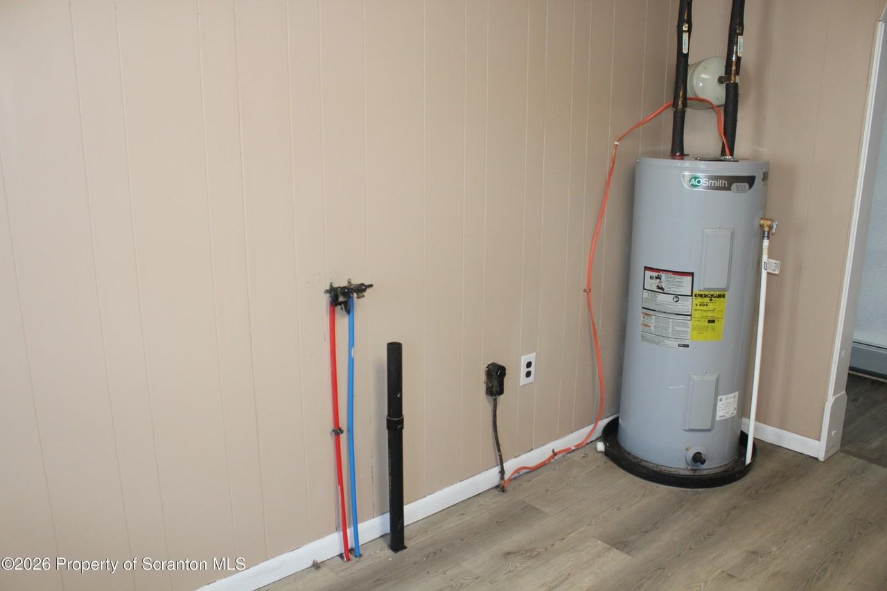 61 Fallbrook St #4 - Photo 7 of 11
