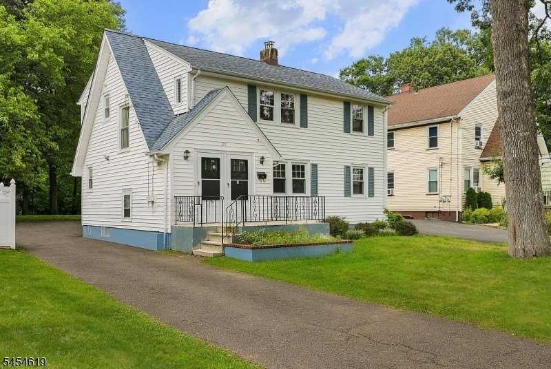 21 Old South Ave #1 - Photo 3 of 25