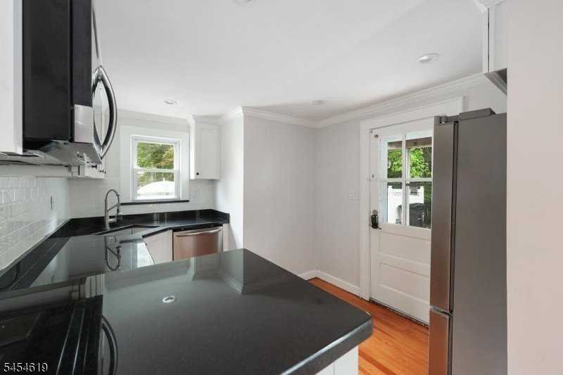 21 Old South Ave #1 - Photo 7 of 25