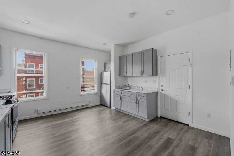 76-78 Market St #5 - Photo 3 of 13