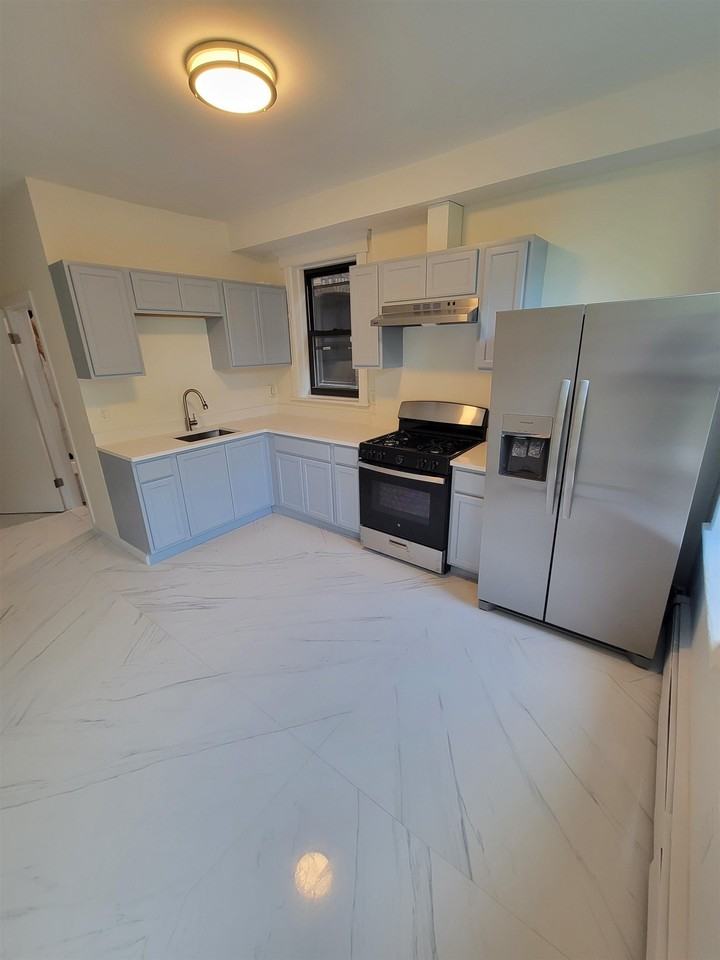 63 Oak St #1A