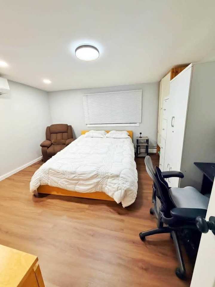 1456 44th St #1 - Photo 7 of 18