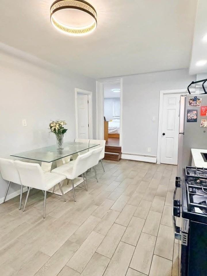 1456 44th St #1 - Photo 3 of 20