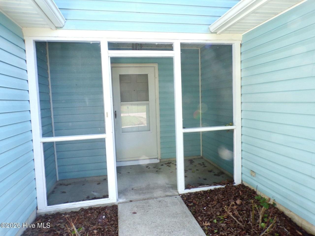 1019 Furia Dr - Photo 3 of 34