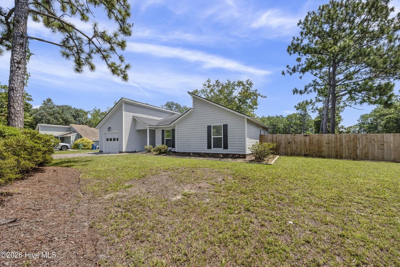 3415 Sparrow Hawk Ct - Photo 3 of 27
