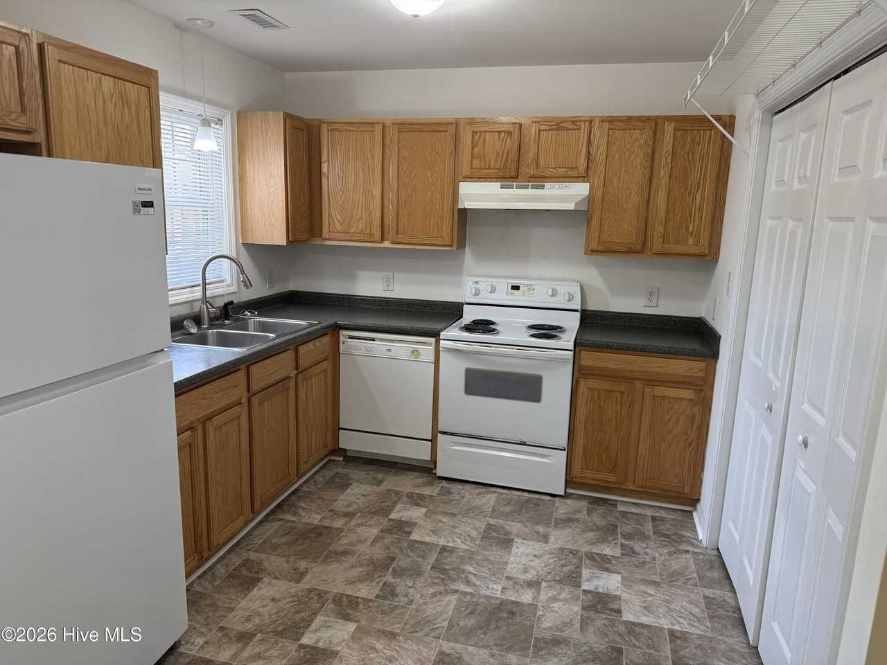 126 Short St #126 - Photo 5 of 19