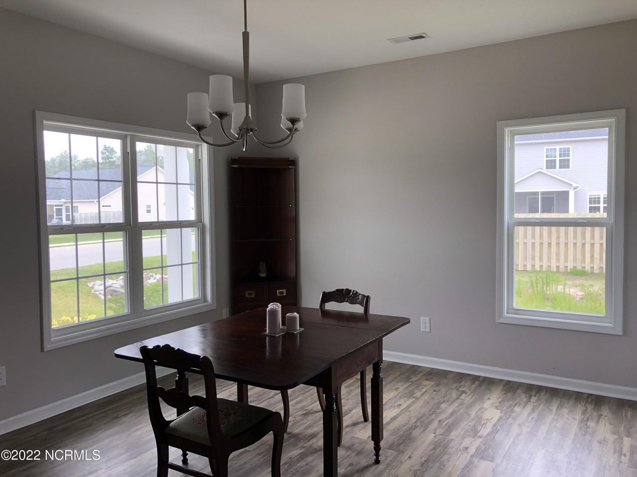 209 Legacy Ln - Photo 2 of 16