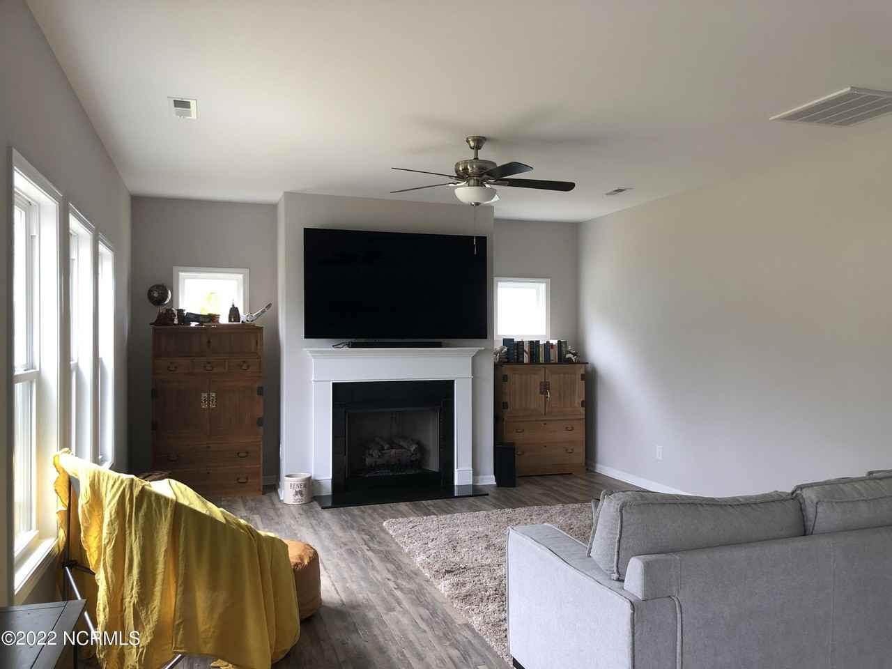 209 Legacy Ln - Photo 4 of 16