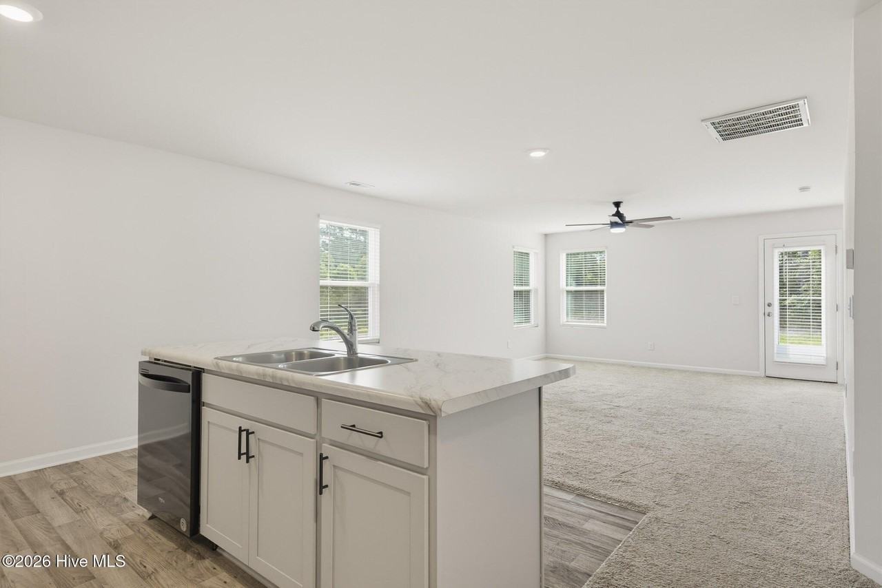 414 Hope Ln - Photo 3 of 26