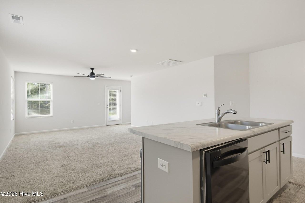 414 Hope Ln - Photo 4 of 26