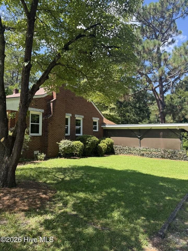 1203 N Poplar St - Photo 5 of 22