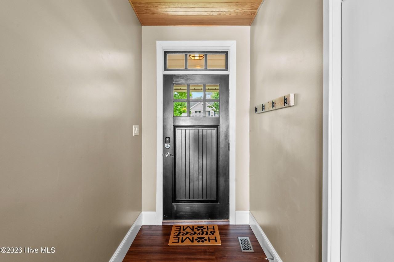 104 Balboa Ct - Photo 4 of 45