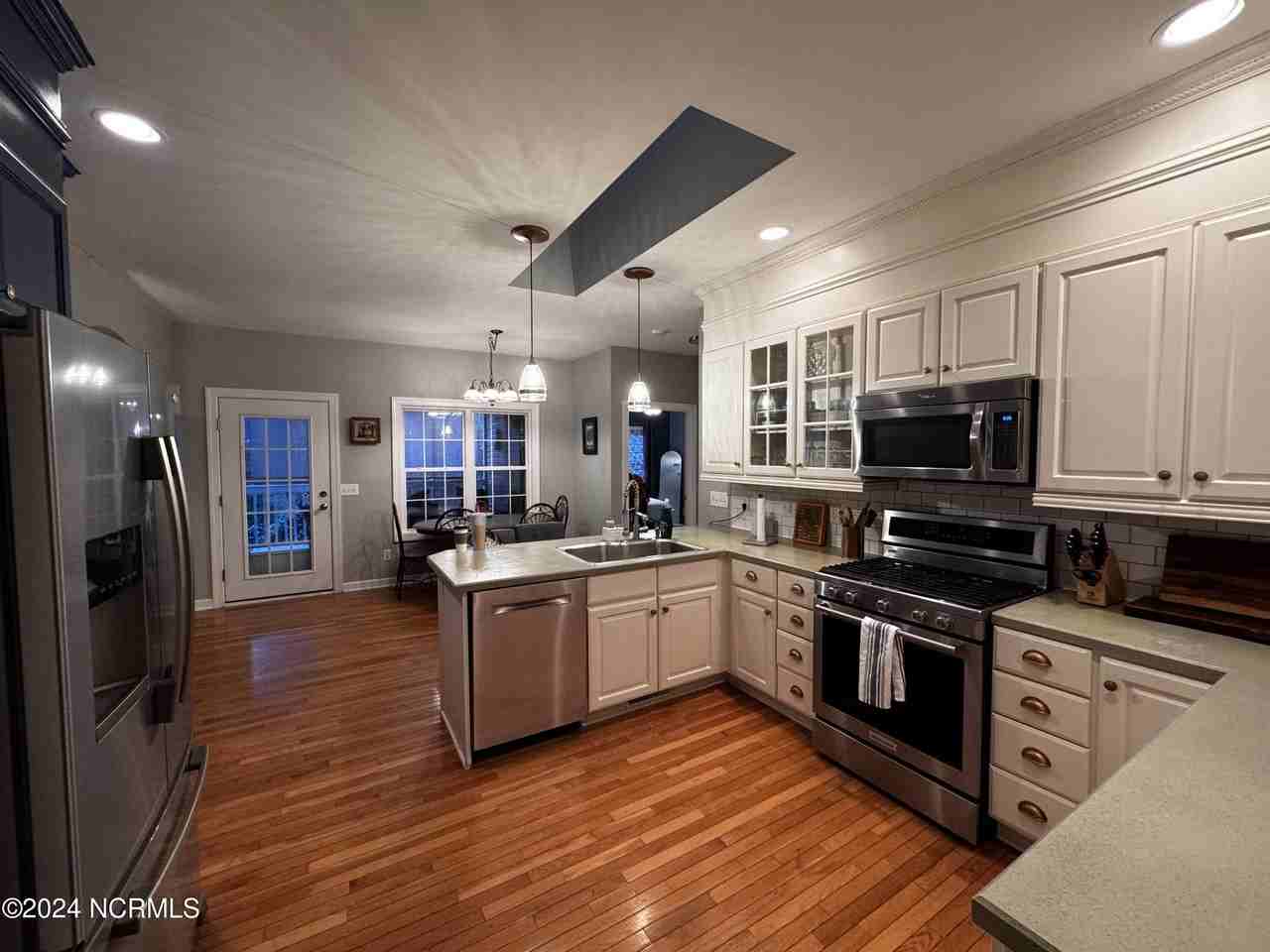 4 Lake Ct - Photo 6 of 27