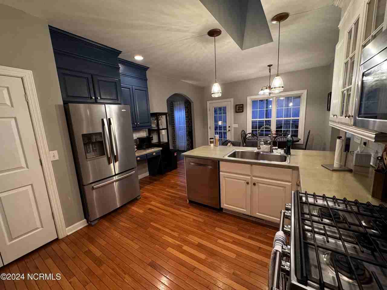 4 Lake Ct - Photo 7 of 27
