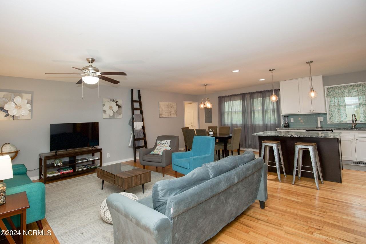 200 W Delaware Ave - Photo 7 of 40